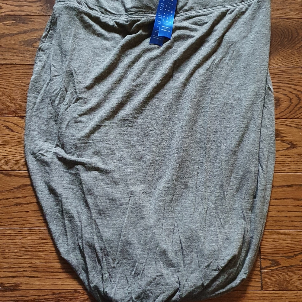 Brand new Kit and Ace twisted skirt size 4 gray